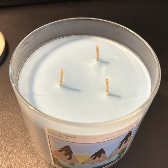 🆕 HOT FUDGE DRIZZLE - Bath & Body Works - 3 Wick Candle Chocolate Dessert RARE - Picture 6 of 14